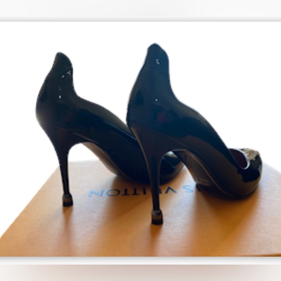 Charles Jourdan Black Patent Leather Stillettos - Picture 4 of 8